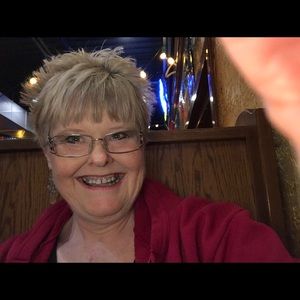 Meet your Posher, Alicia